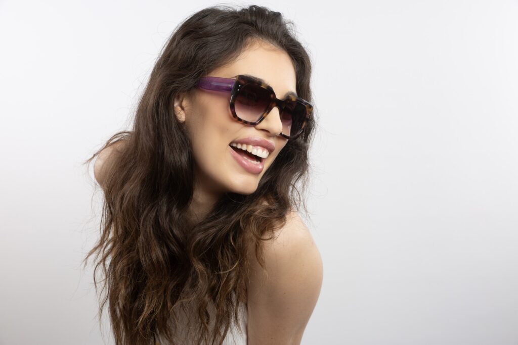 Solides, légères et confortables nos lunettes femmes VDS sont uniques.