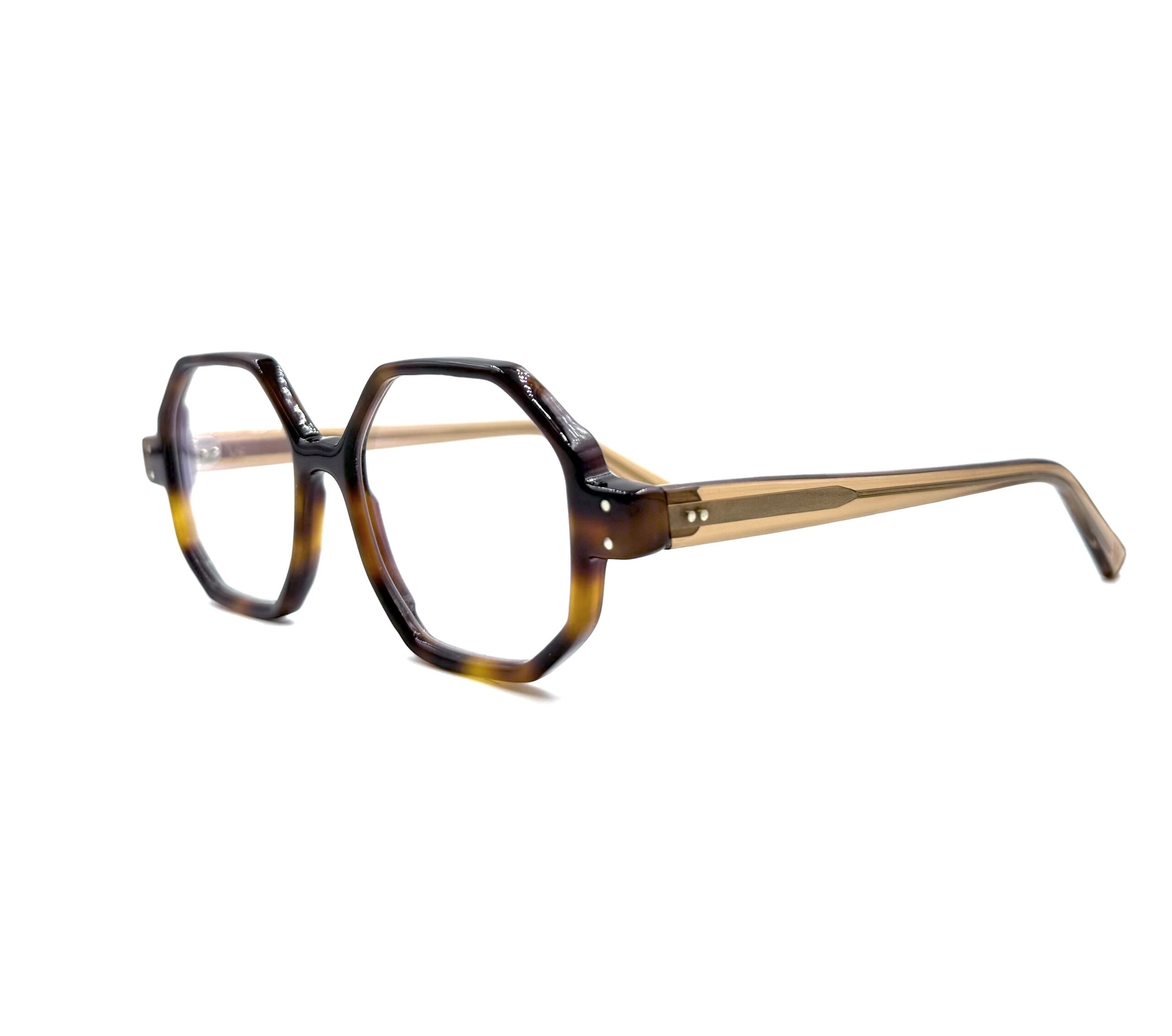 Les Chalets lunettes femmes acétate. Solides, légères et confortables nos lunettes VDS sont uniques.